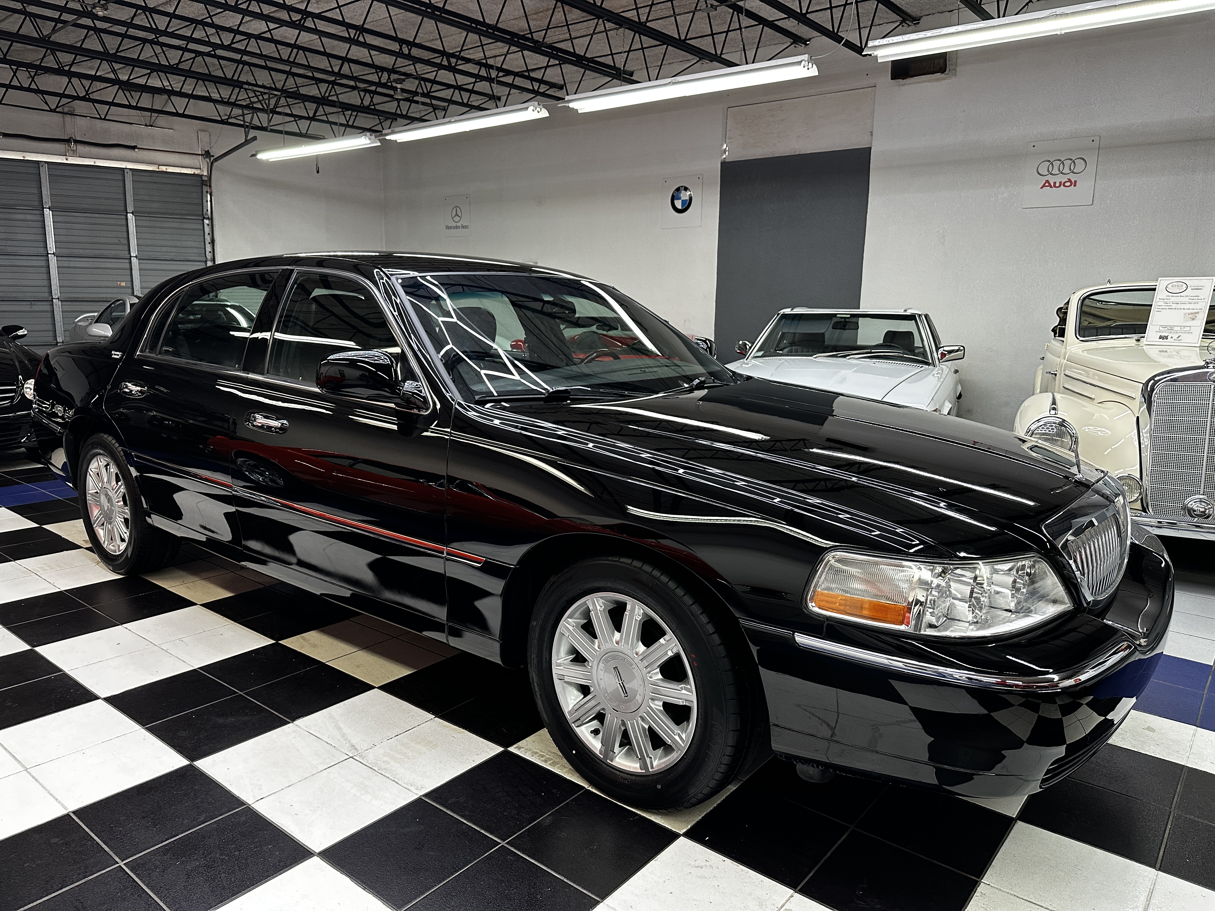 2011 Lincoln Town Car