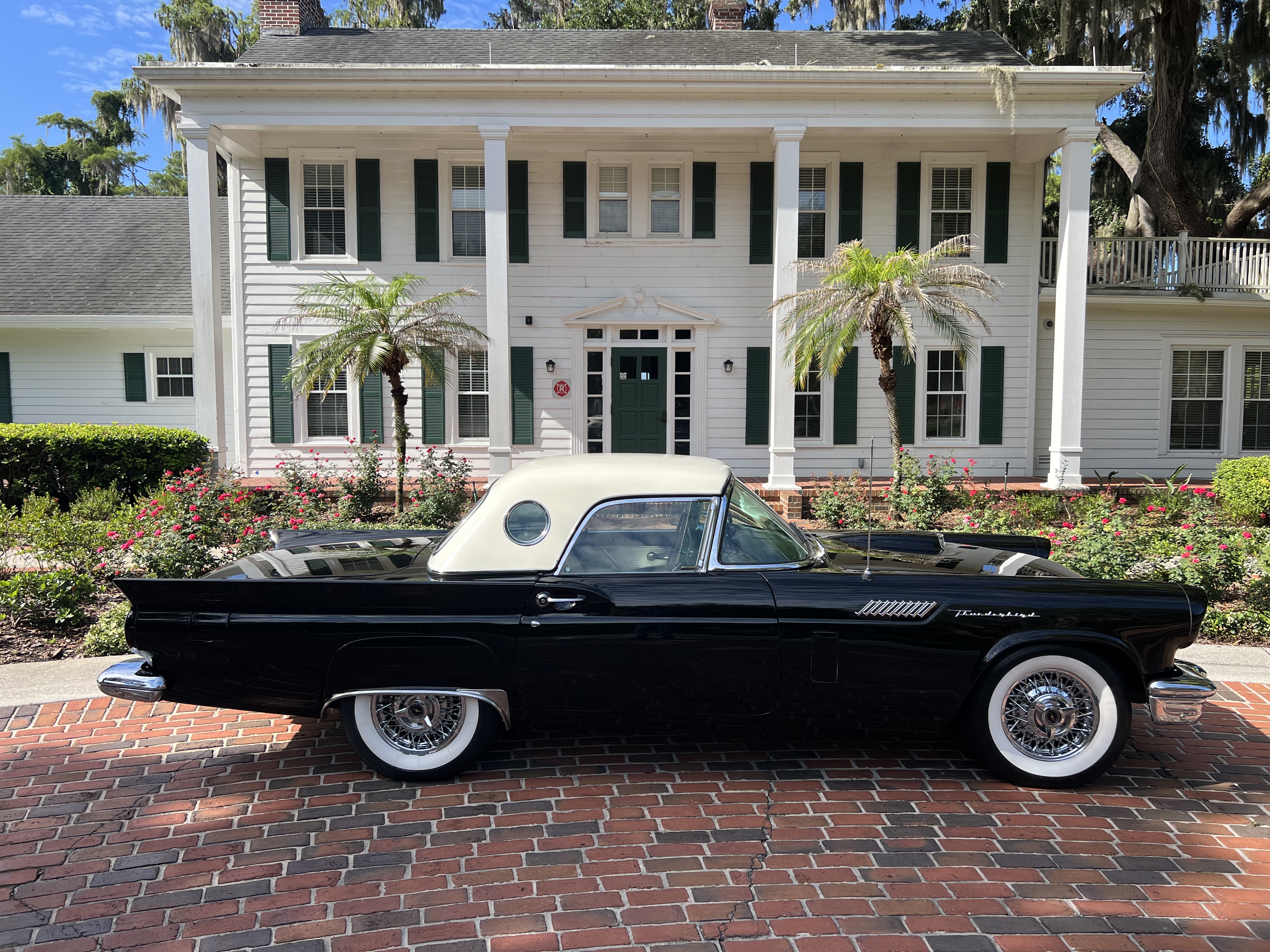 1957 Ford Thunderbird