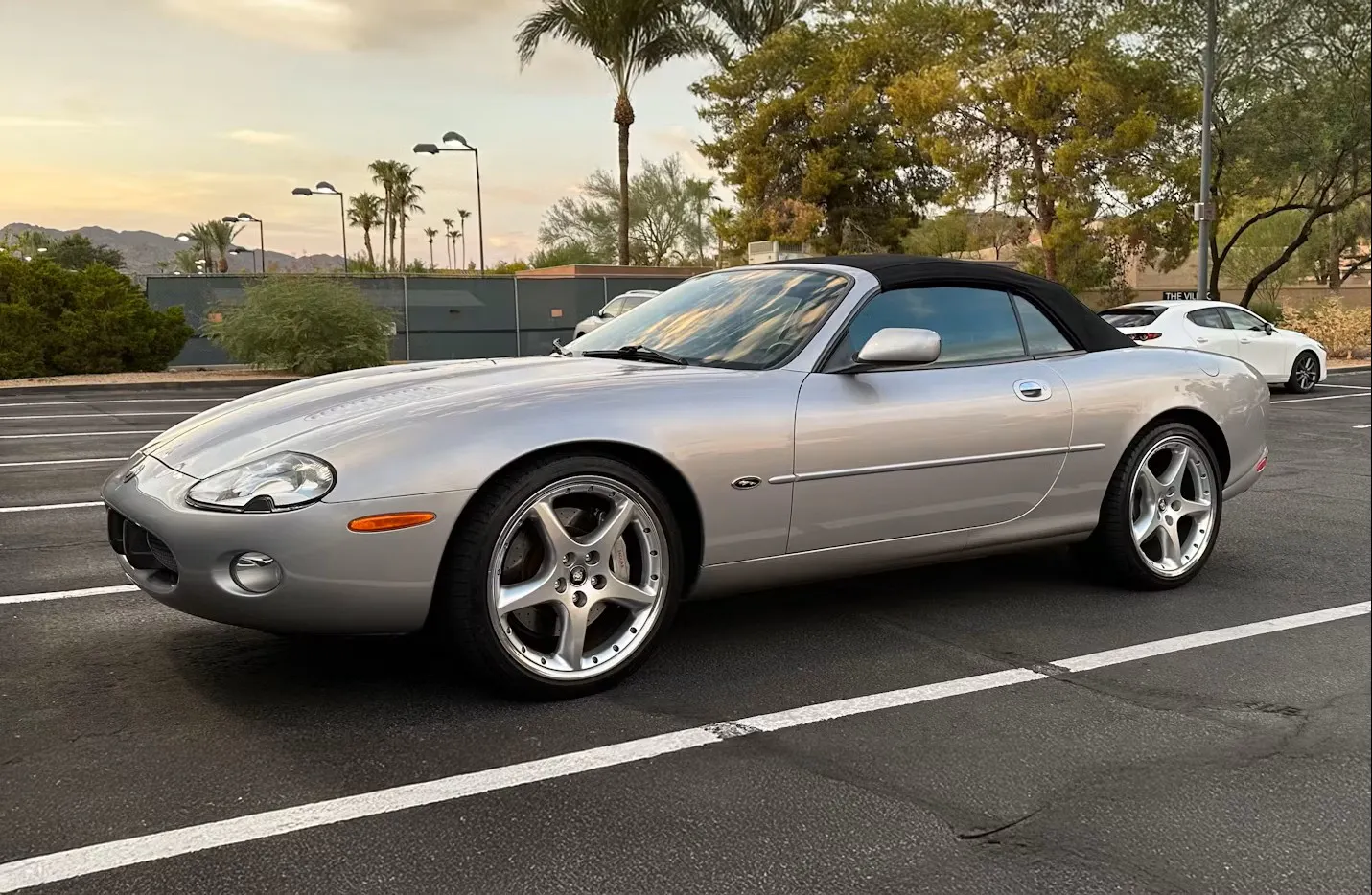 2001 Jaguar XKR