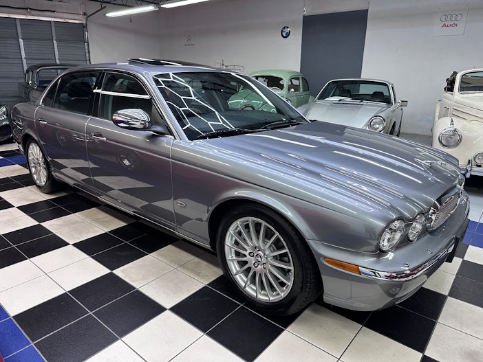 2007 Jaguar XJ8L
