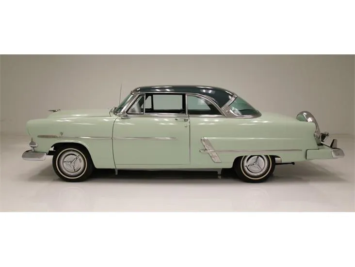 1953 Ford Crestline