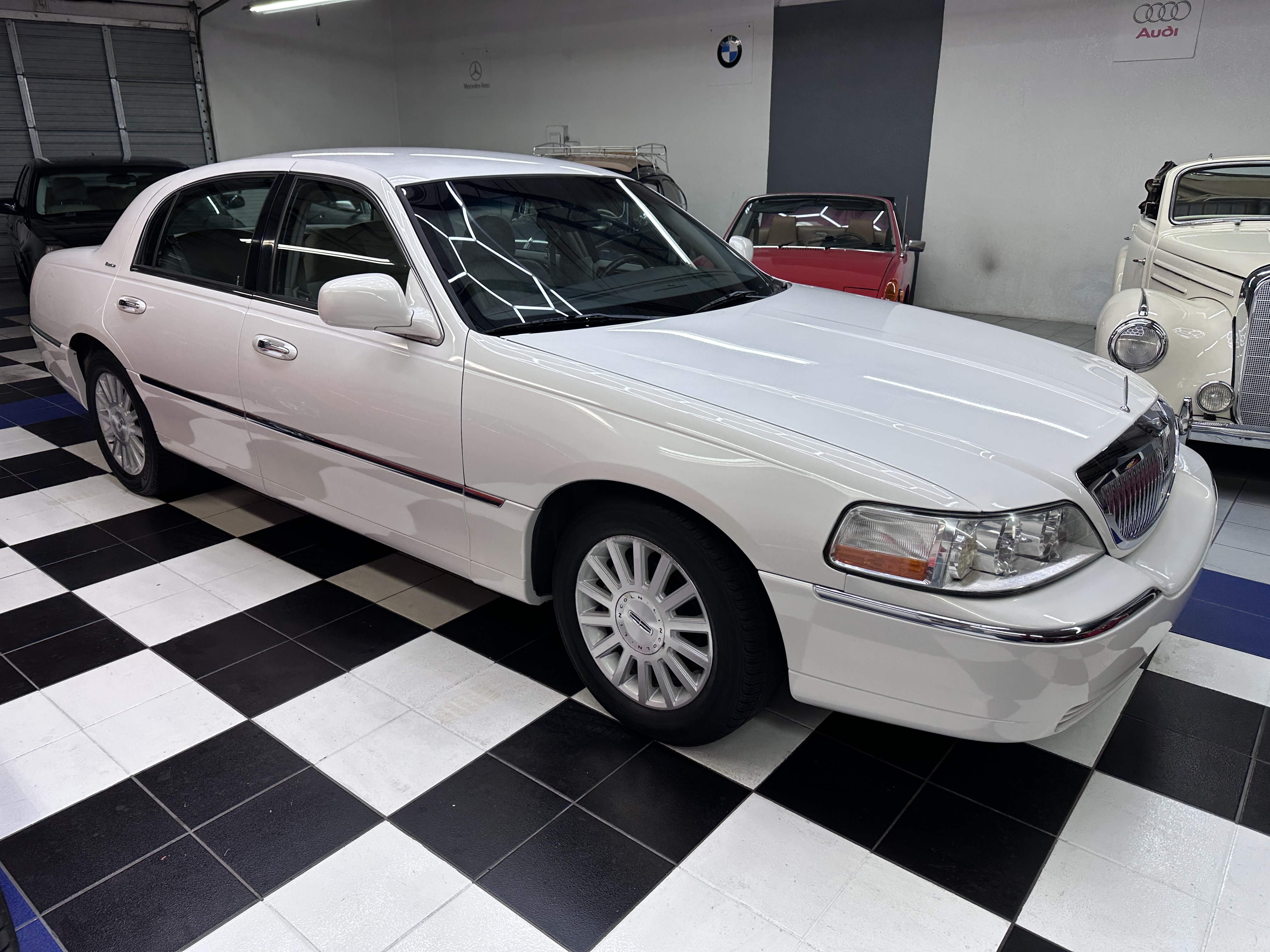 2003 Lincoln Town Car