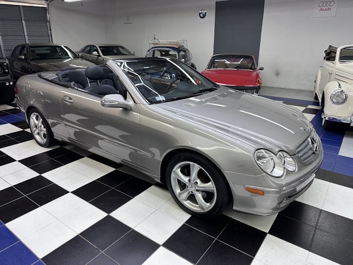 2005 Mercedes-Benz CLK320