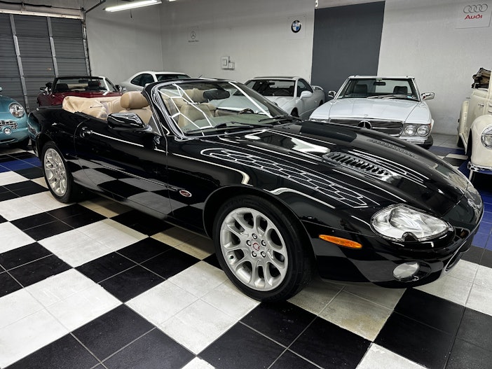 2002 Jaguar XKR