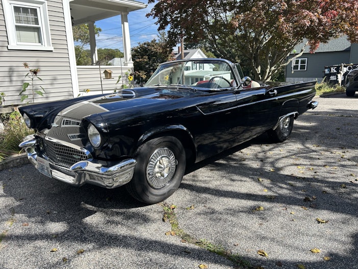 1957 Ford Thunderbird