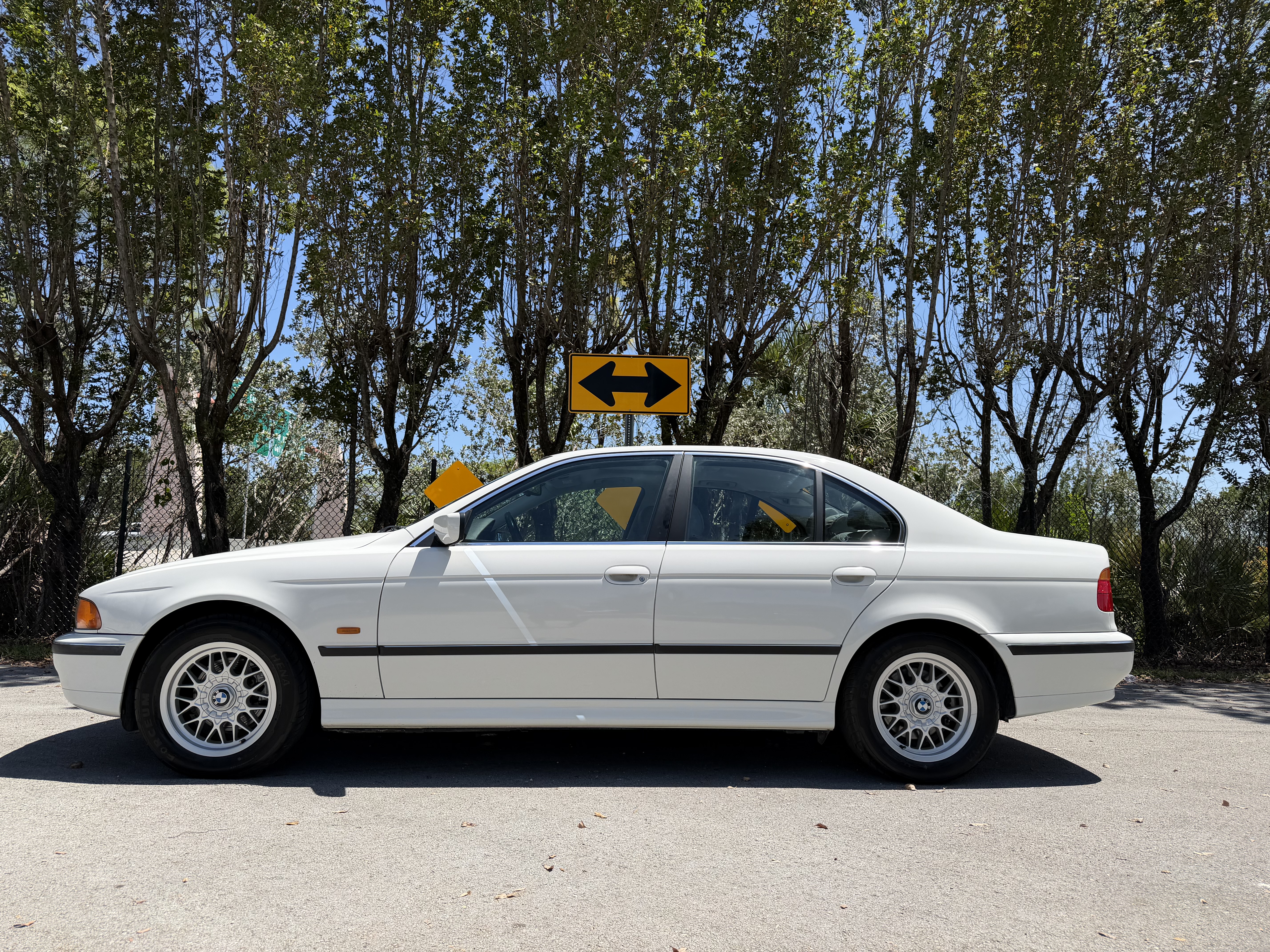 1999 BMW 528i Automatic