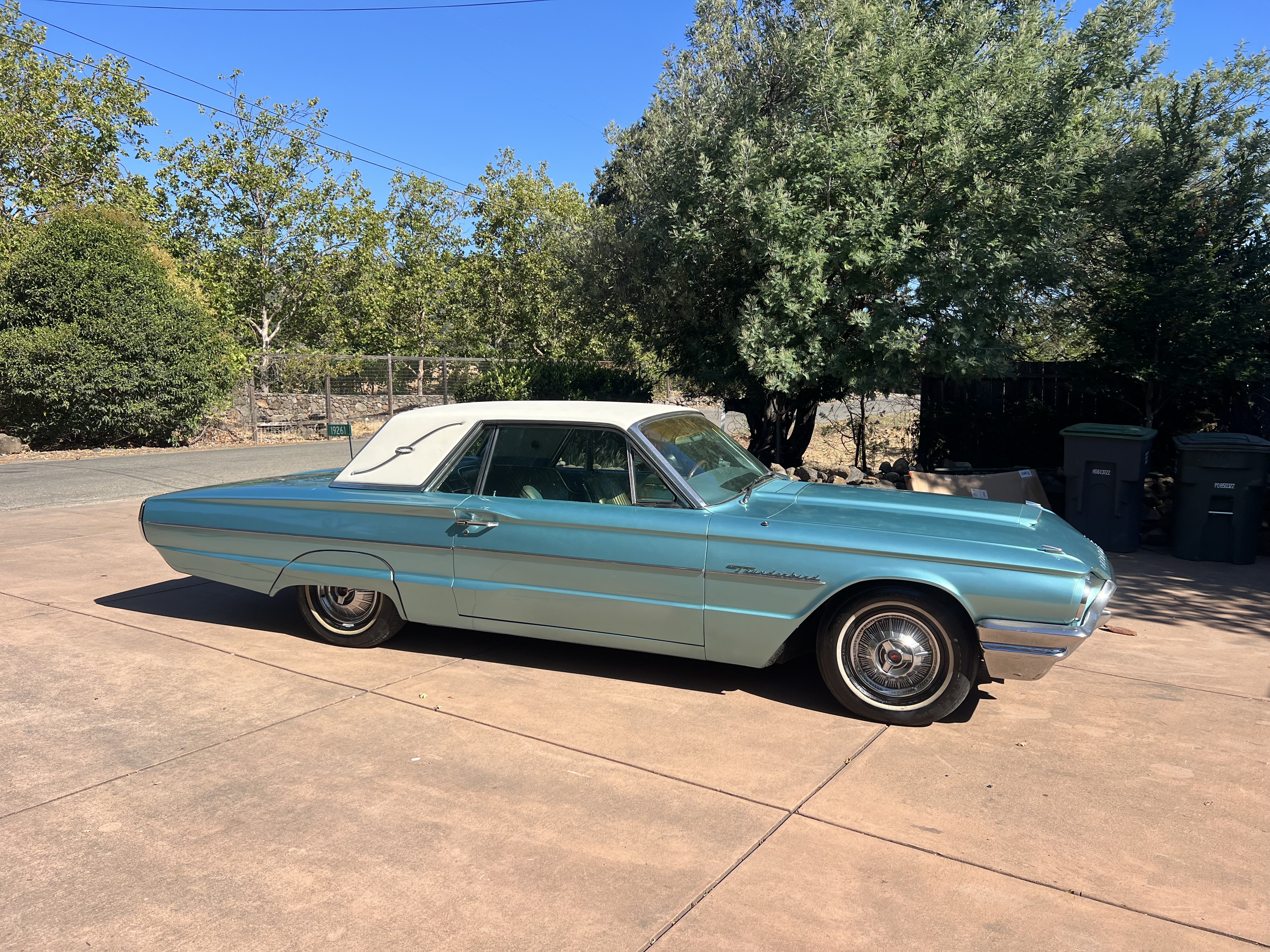 1964 Ford Thunderbird