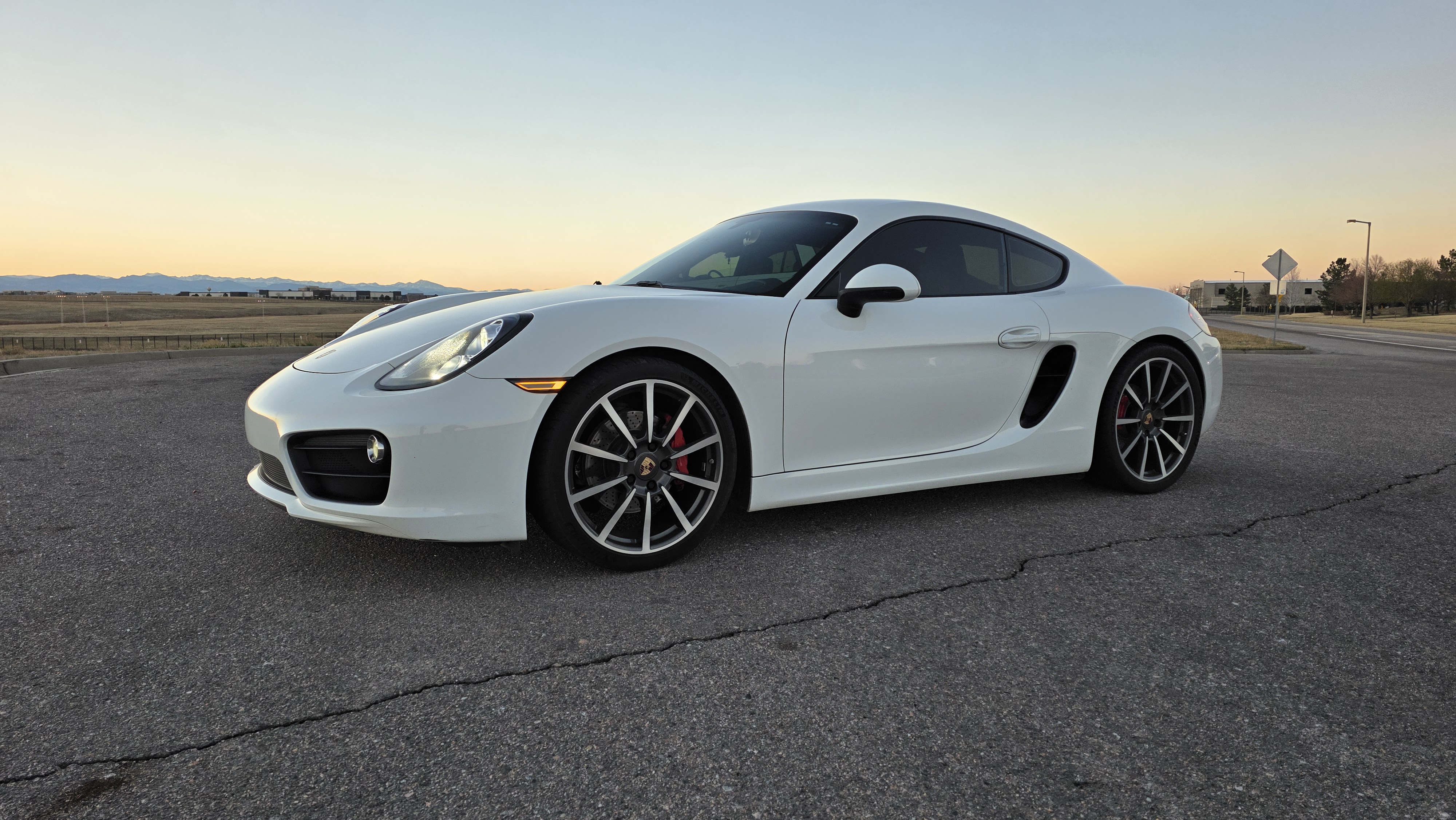 2014 Porsche Cayman S - 6spd