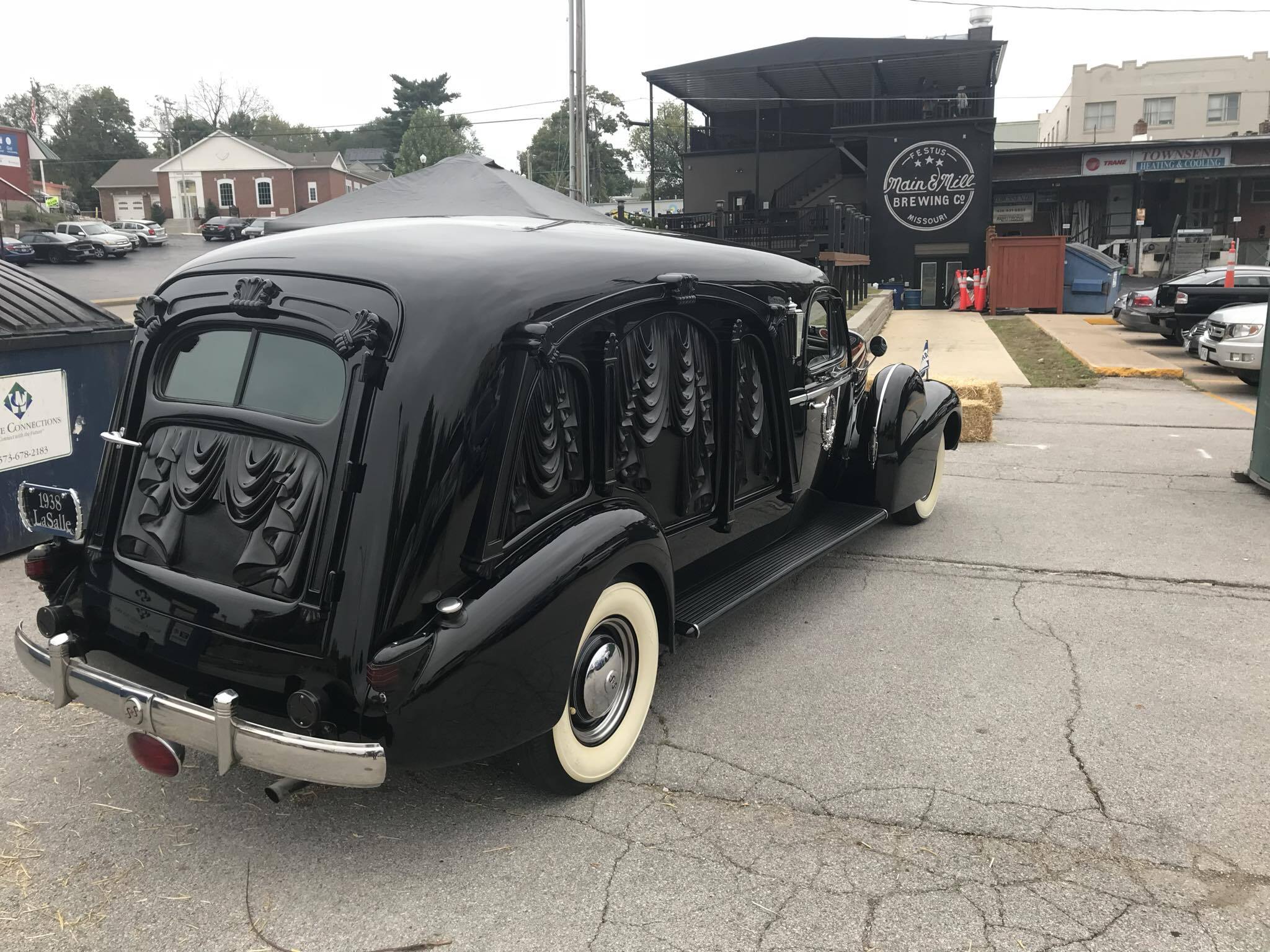 Online 1938 Cadillac Funeral car