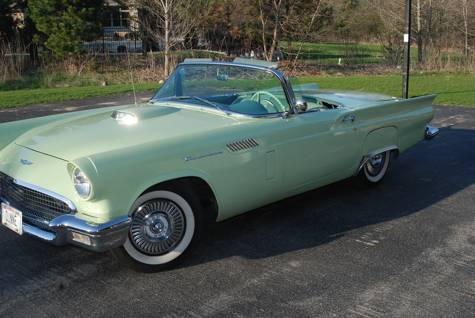 1957 Ford Thunderbird