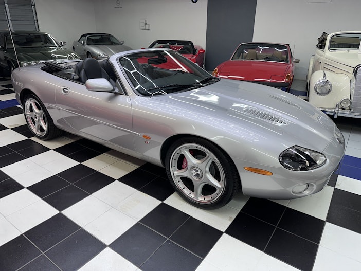 2003 Jaguar XKR