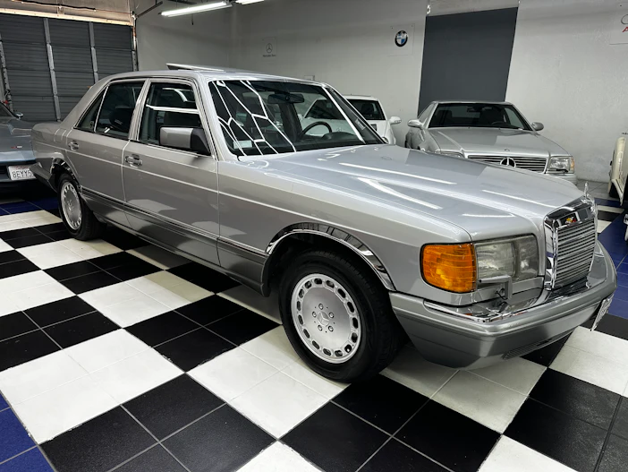 1991 Mercedes-Benz 300SE