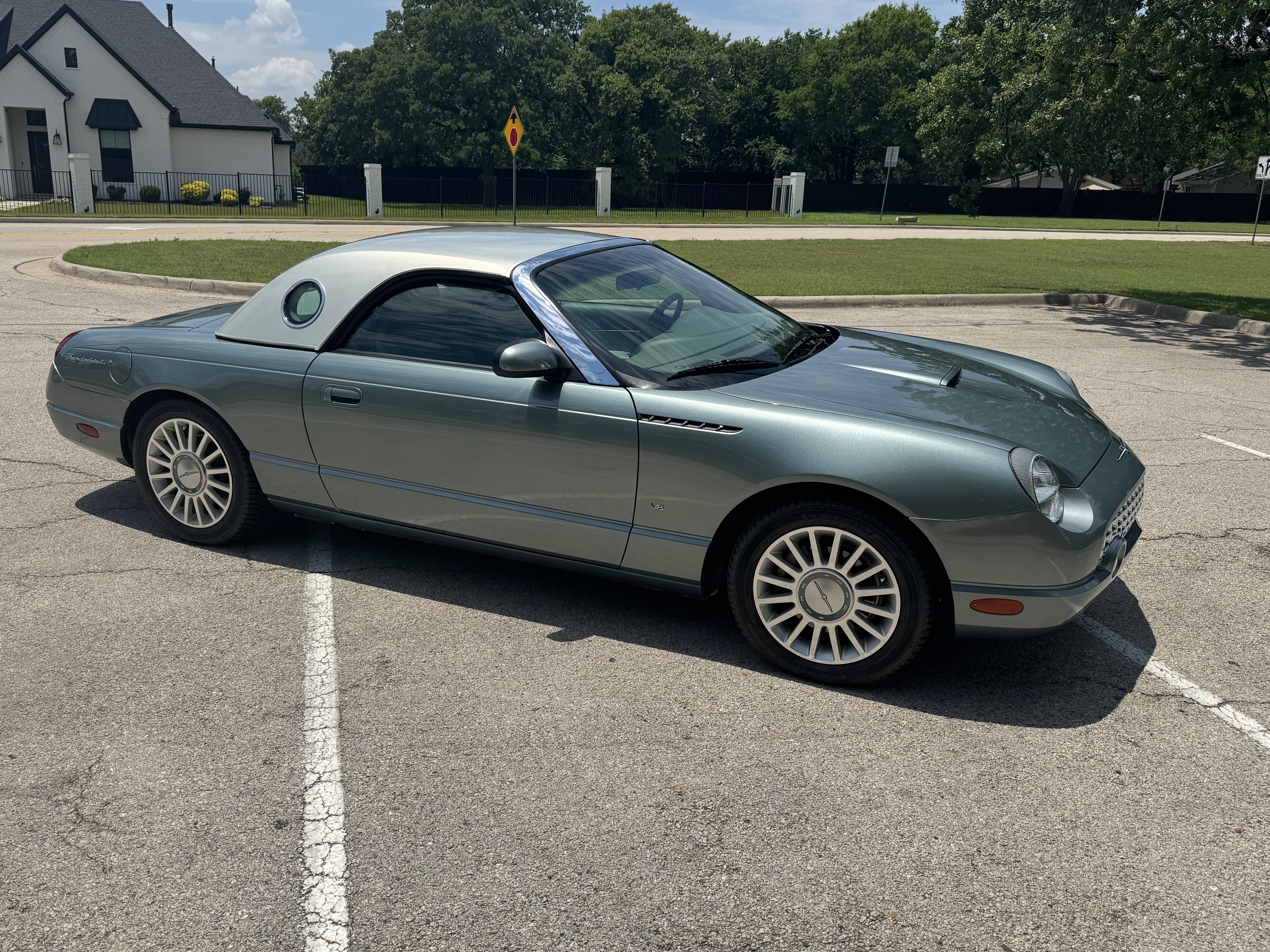 2004 Ford Thunderbird