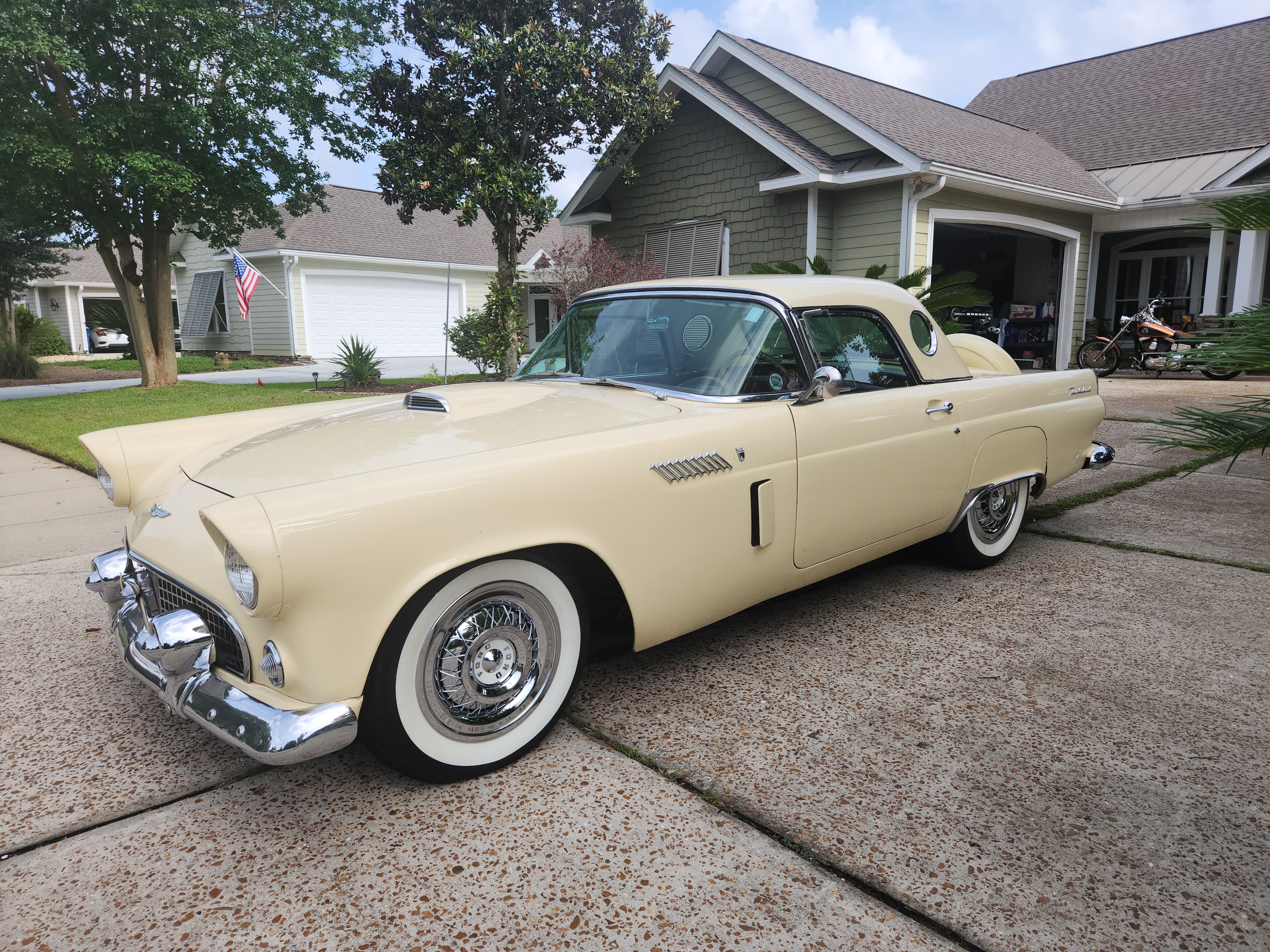 1956 Ford Thunderbird