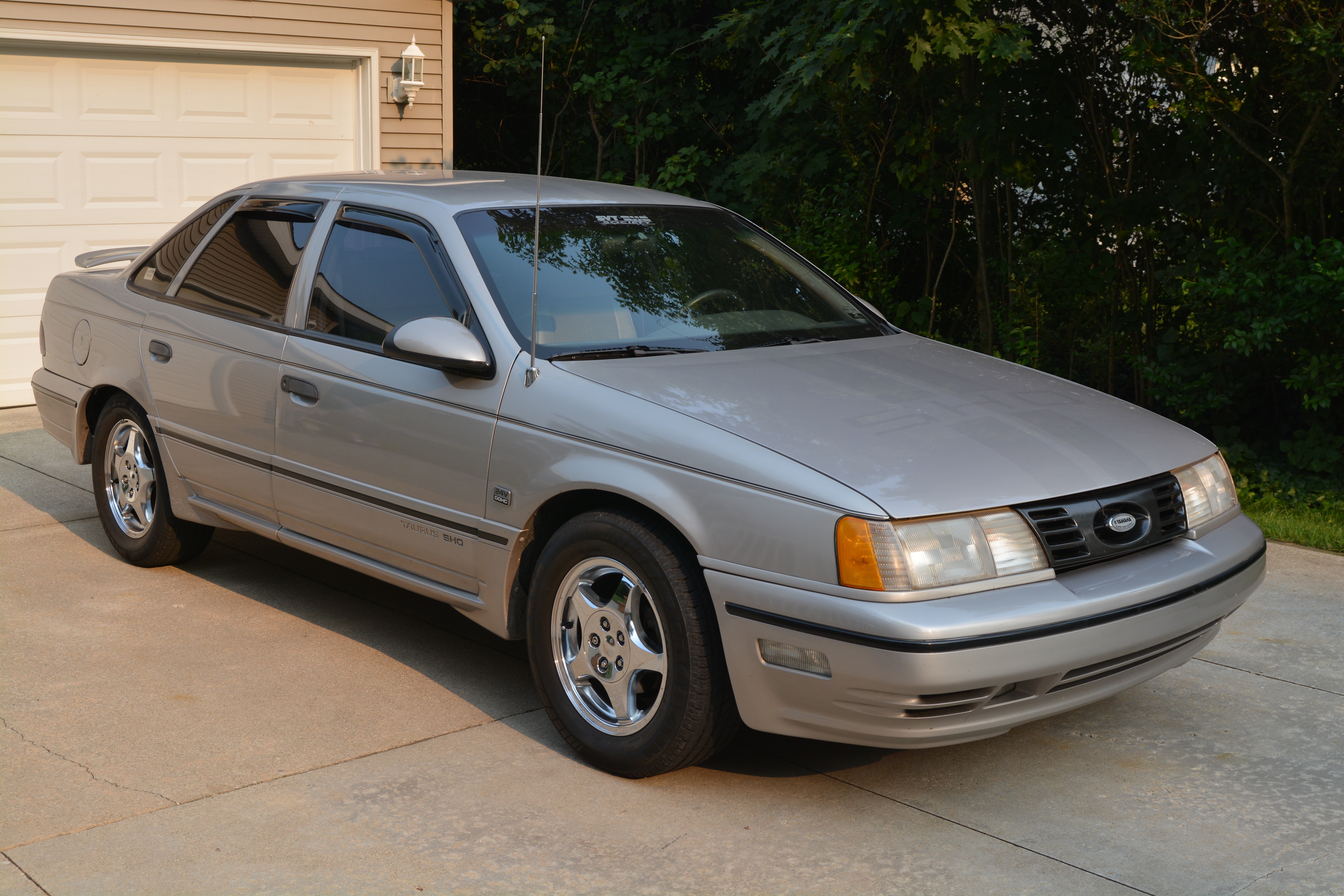 1989 Ford Taurus