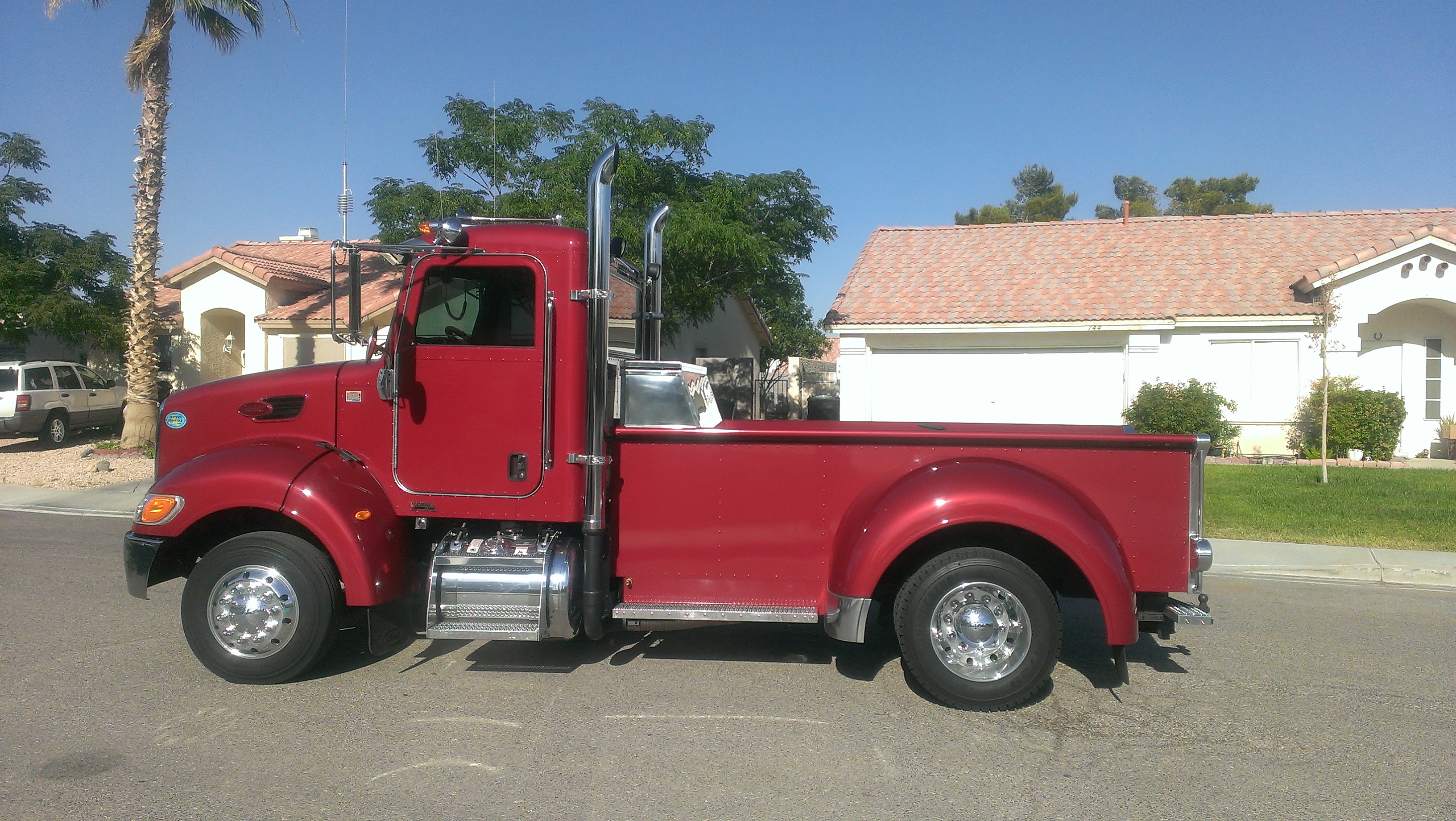 2009 Peterbilt 335