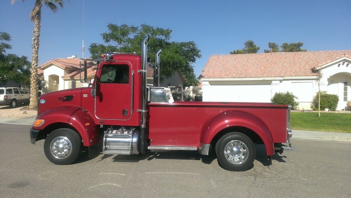 2009 Peterbilt 335