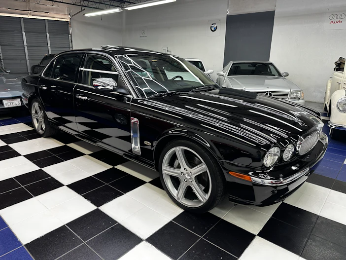 2006 Jaguar Super V8