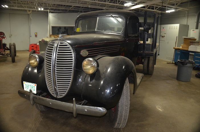 1938 Ford 8538BK