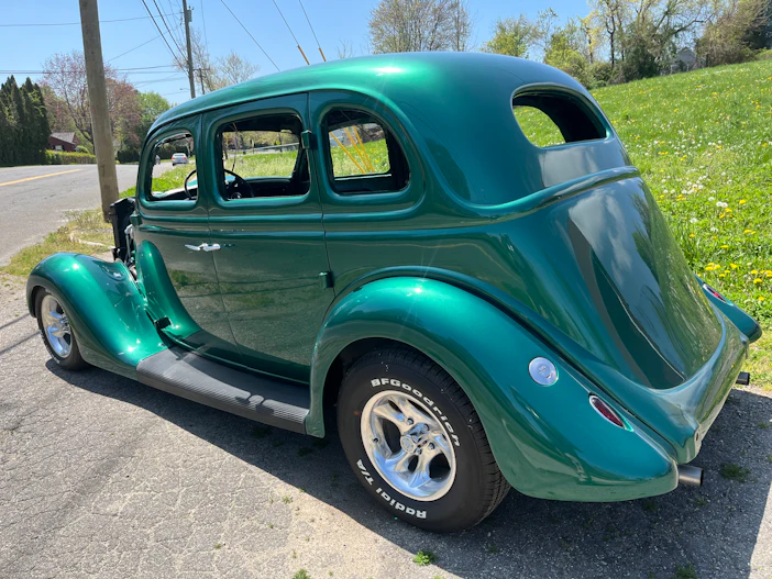 1935 Ford Model 48