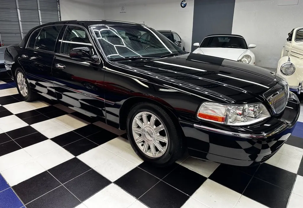 2006 Lincoln Town Car
