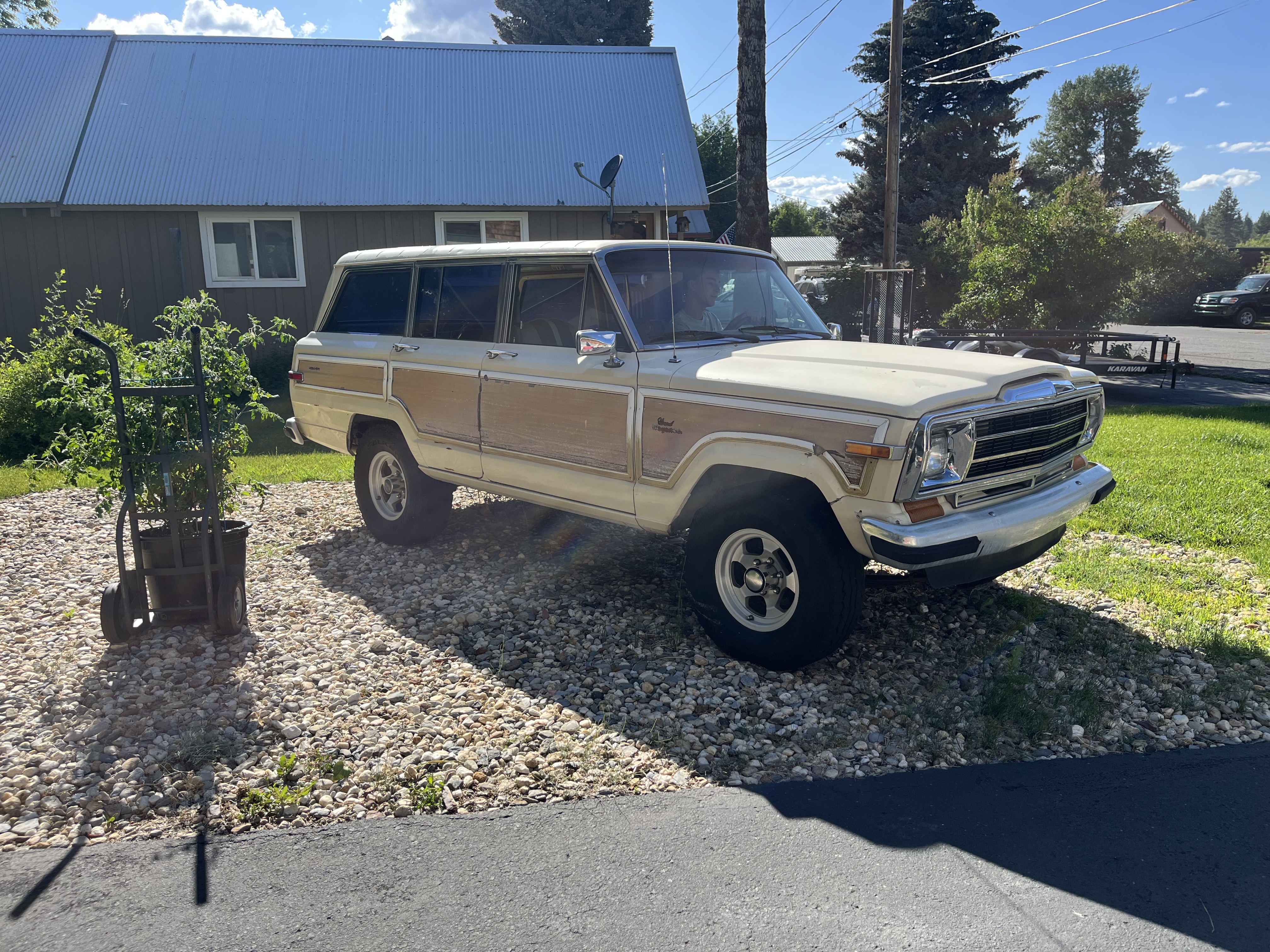 1986 Jeep Grand Wagoneer